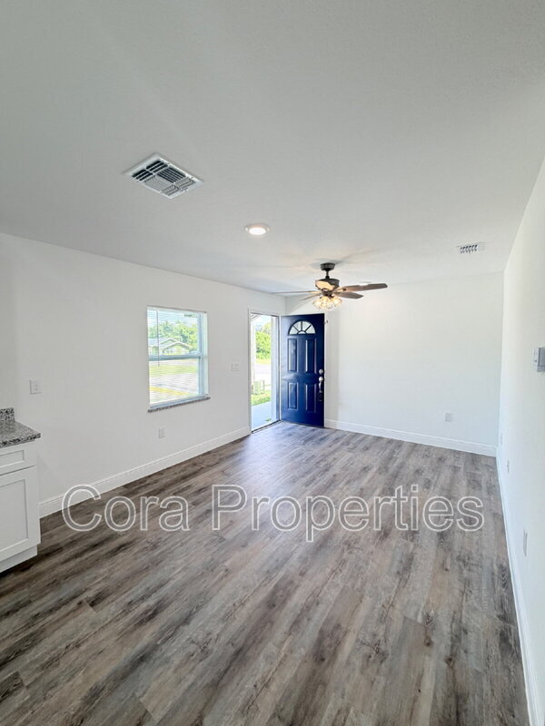 Building Photo - 403 Pearl St