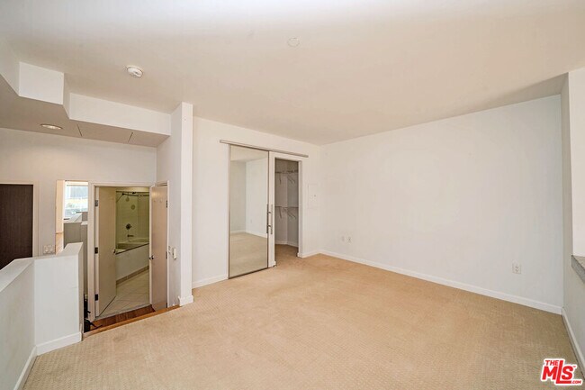 Building Photo - 1100 Wilshire Blvd
