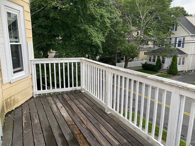 Building Photo - 70 Auburndale Ave