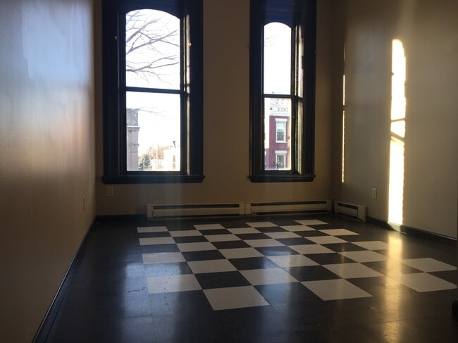 Building Photo - 57 Main St S