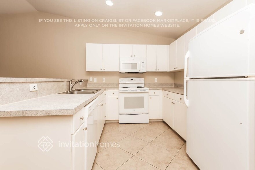 Building Photo - 2422 Joe Ave S