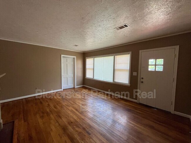 Building Photo - 2911 Gardenia St