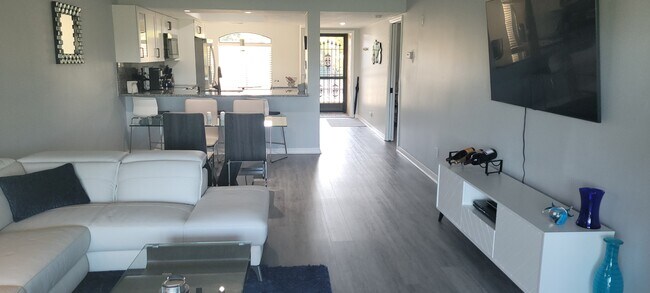 Building Photo - 16470 Kelly Cove Dr