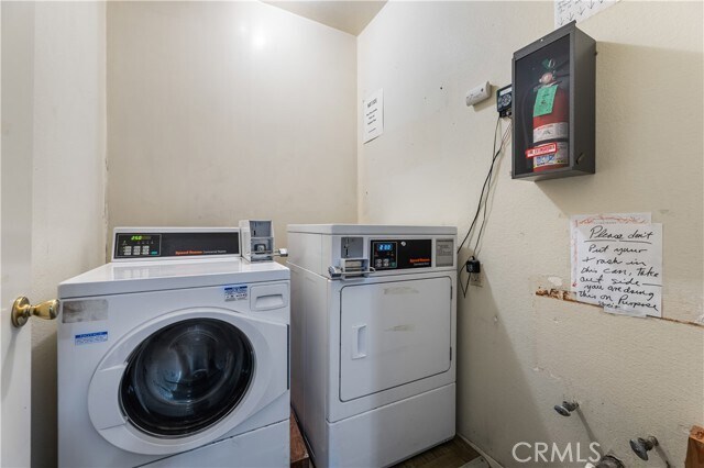 Building Photo - 1858 S Orange Dr