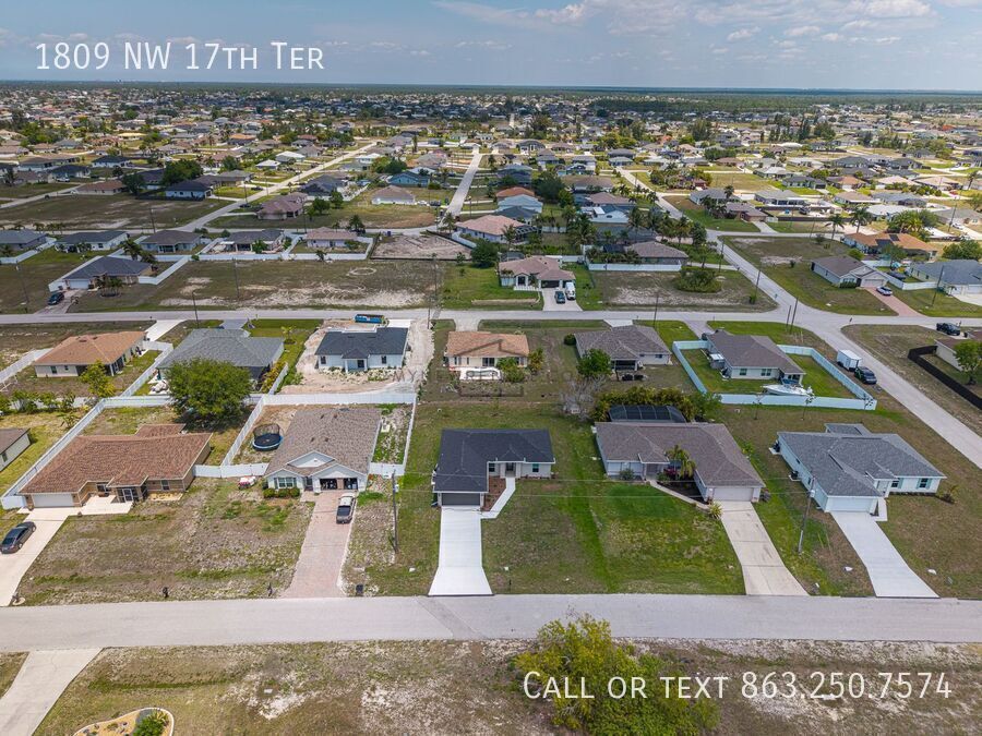 Building Photo - 1809 NW 17th Terrace