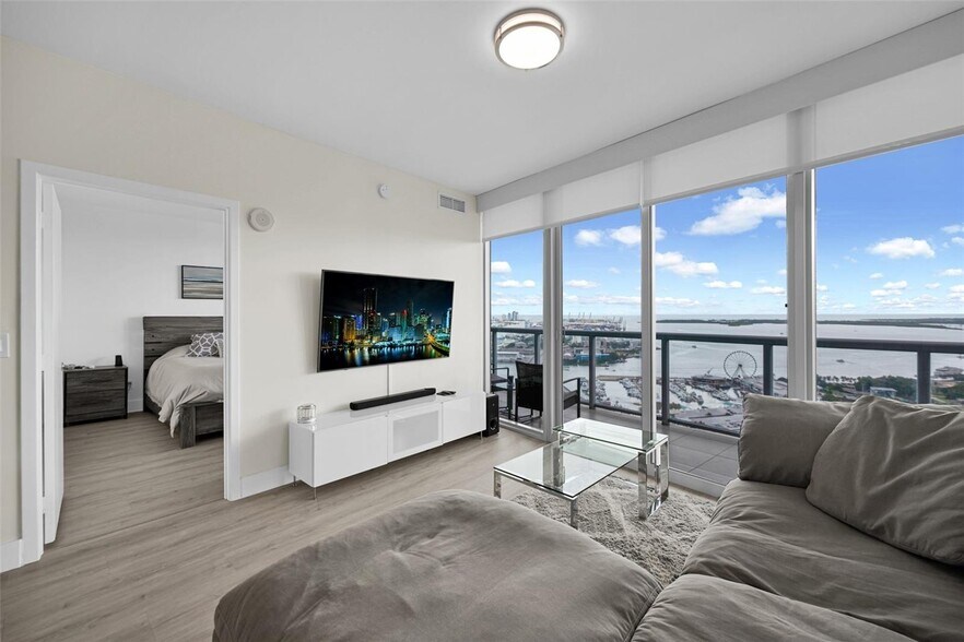Building Photo - 888 Biscayne Blvd