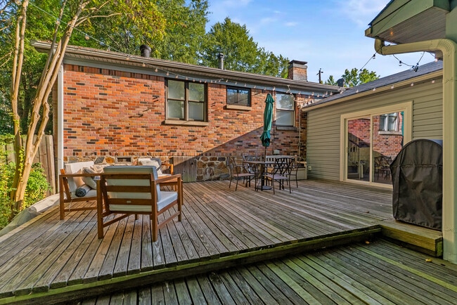 Building Photo - 2 Shannon Dr