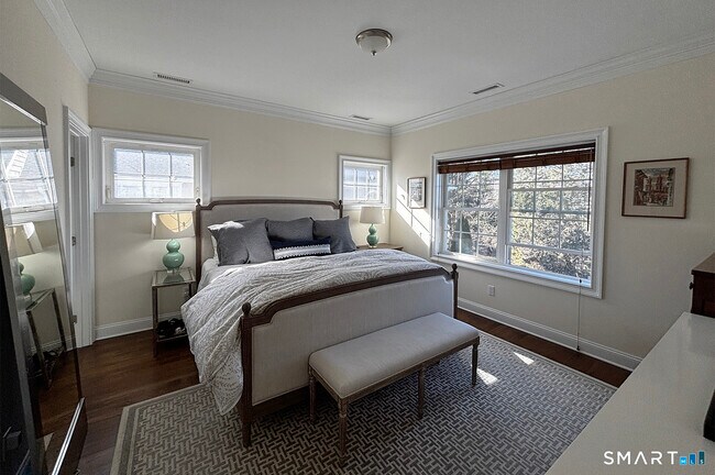 Building Photo - 860 Oldfield Road