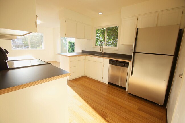 Building Photo - #244-5110 SE 41st Ave