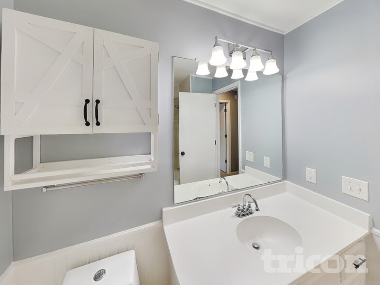 Building Photo - 412 Harold Dr