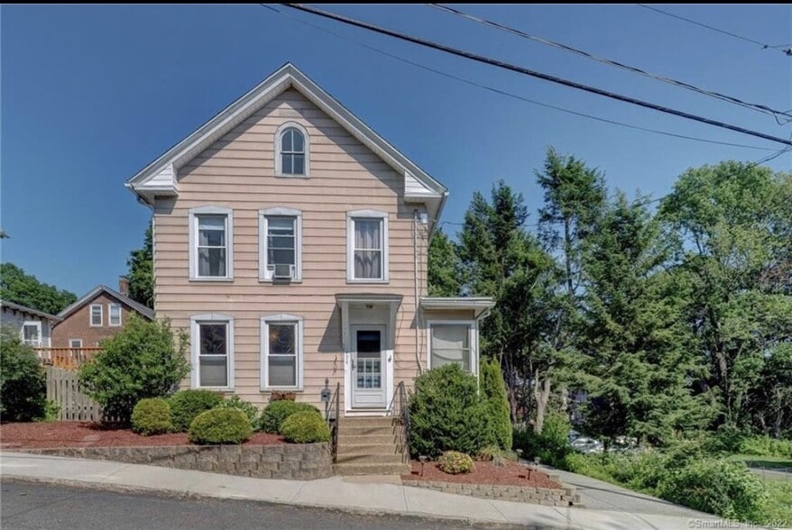 Building Photo - 179 Walnut St