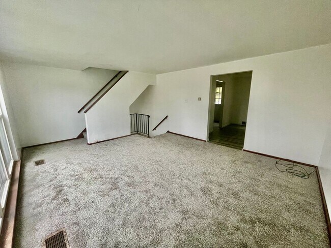 Building Photo - 445-447 Idlewood Road
