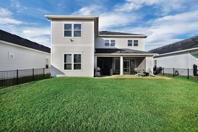 Building Photo - 2839 Montilla Dr