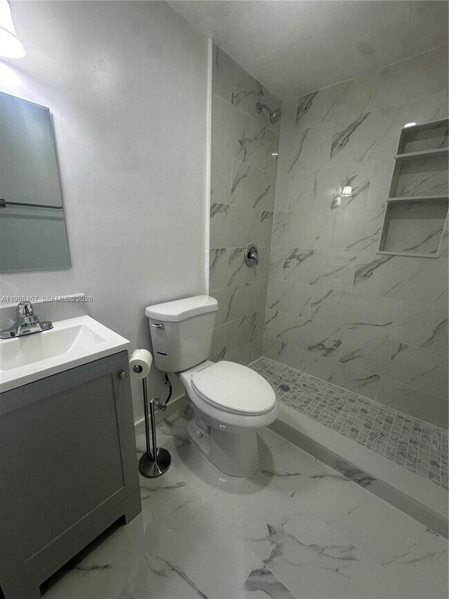 Building Photo - 2753 W 68th Pl