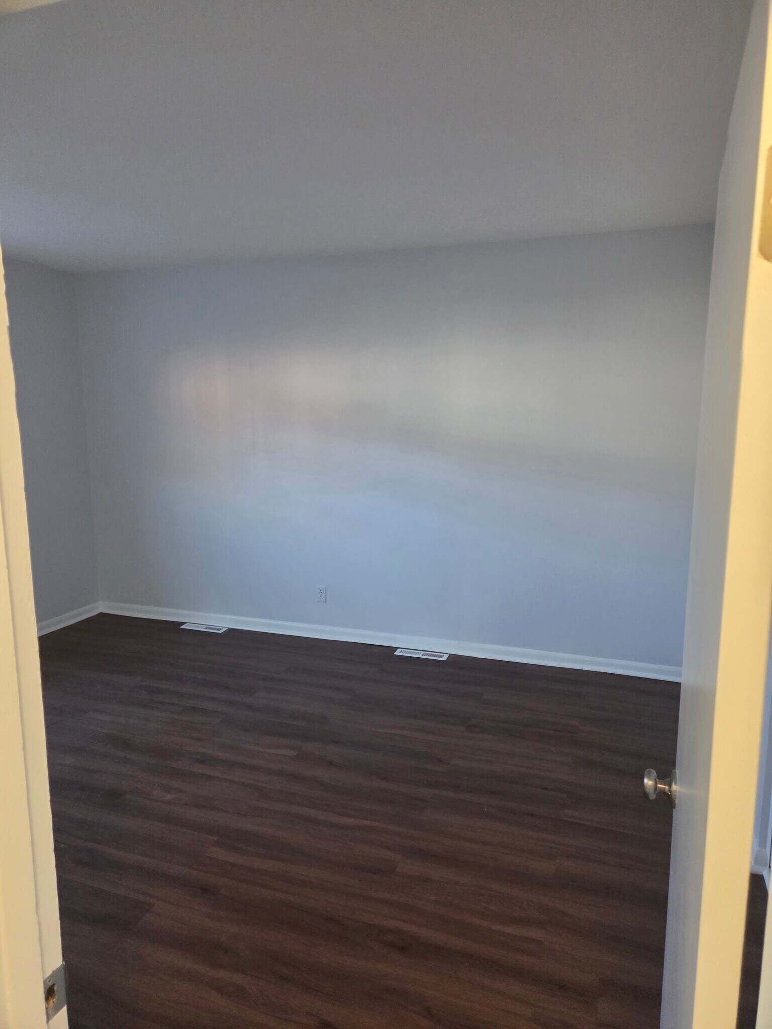 Building Photo - 190 Lake Shore Rd