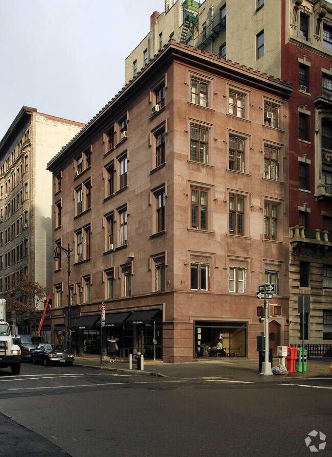 Building Photo - 10 5th Avenue