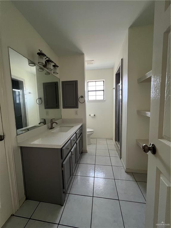 Building Photo - 12 West Dr