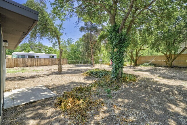 Building Photo - 3 Bedroom, 2 Bath Home with Garage For Rent in Prescott!