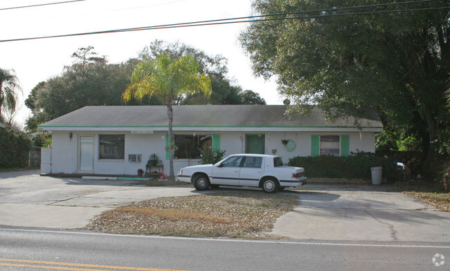 Building Photo - Lake Melena Way Apartments