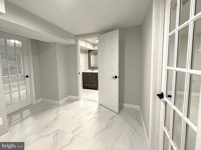 Building Photo - 6609 Heidi Ct