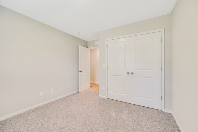 Building Photo - 511 Pine Dr
