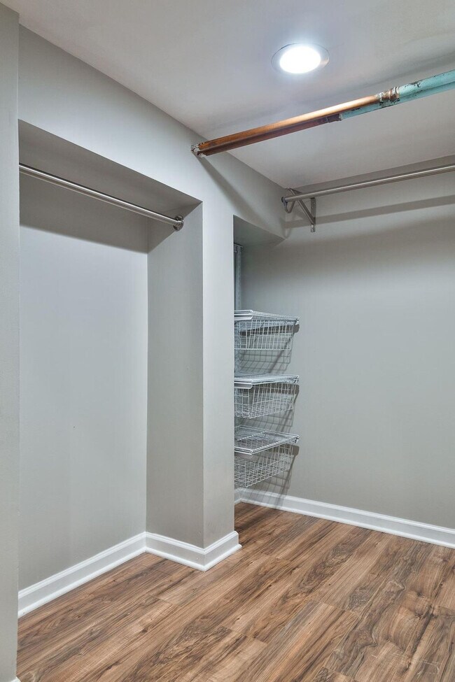 Building Photo - 3649 N Whipple St