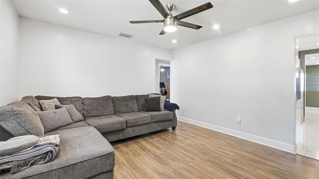 Building Photo - 1416 E Frierson Ave