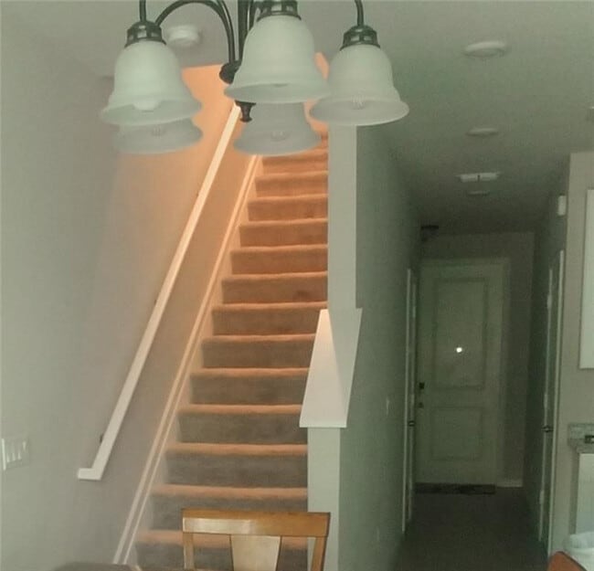 Building Photo - 3919 SE Mentmore Ln