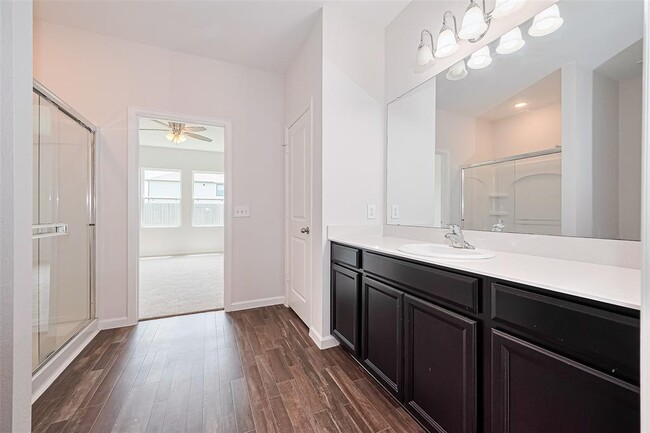 Building Photo - 1025 Banyon Tree Ln