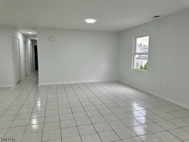 Building Photo - 621 Elizabeth Ave