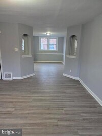 Building Photo - 1313 Wells St