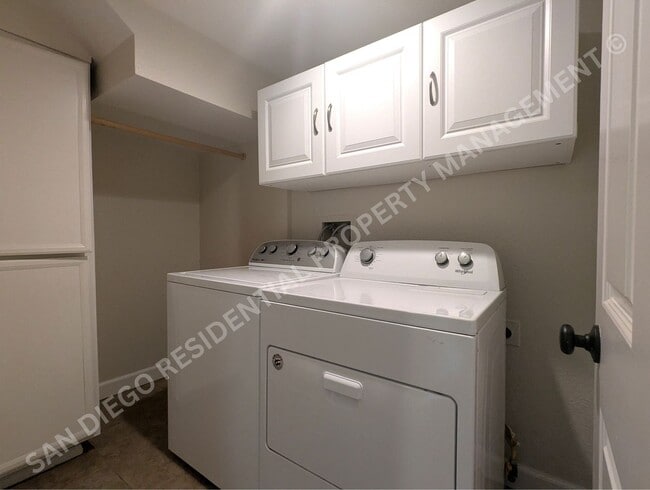 Building Photo - 15921 Avenida Villaha