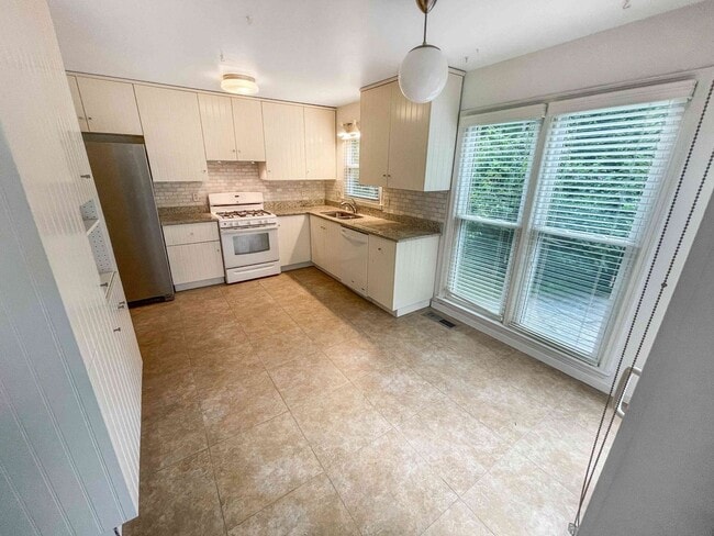 Building Photo - East Cobb - 3BR/2BA - Walton HS