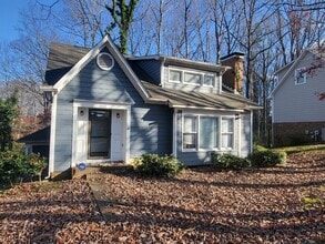 Building Photo - 3000 Jamestown Dr