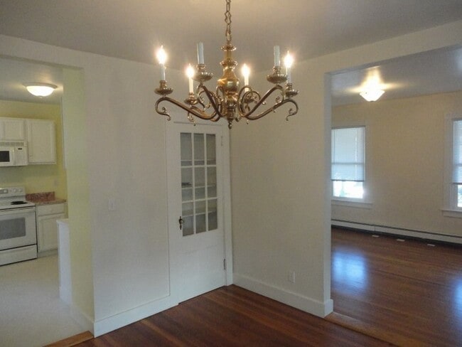 Building Photo - 39 E Bowery St