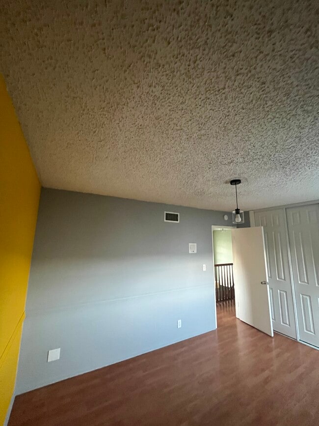 Building Photo - 22240 Wyandotte St