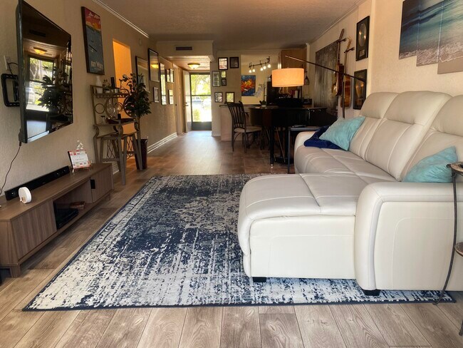 Building Photo - 3 Royal Palm Way