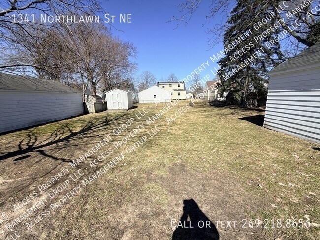 Building Photo - 1341 Northlawn St NE
