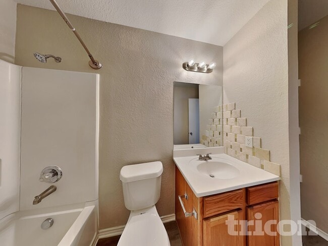 Building Photo - 9603 Kennebec Way