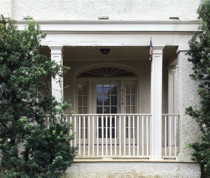 Porch - 5714 Willow St