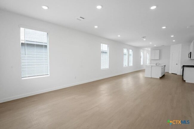 Building Photo - 247 Flathead