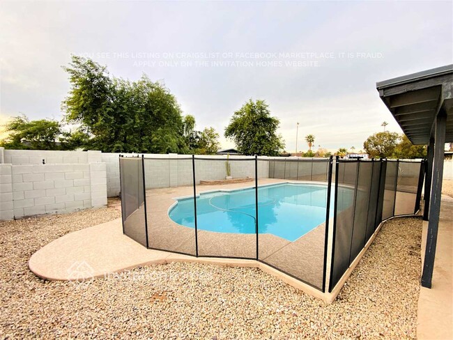 Building Photo - 4800 S Taylor Dr