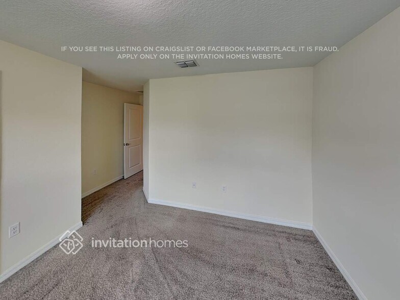 Building Photo - 4480 Holstein St