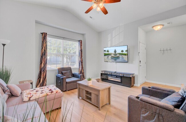 Building Photo - 132 Woodward Rd