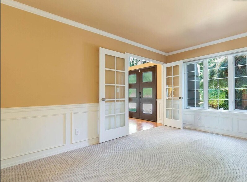 Building Photo - 16759 SE 48th Pl