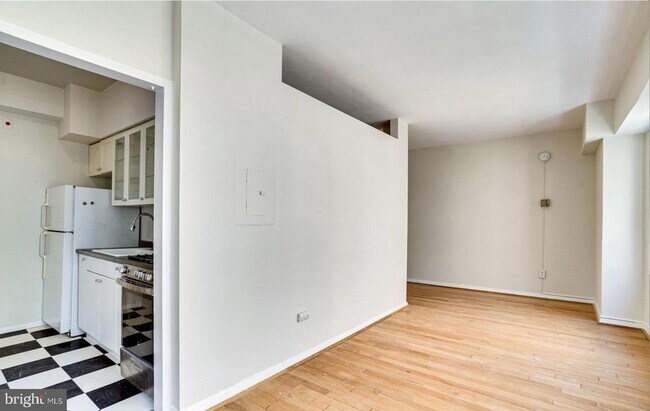 Building Photo - 1711 Massachusetts Ave NW