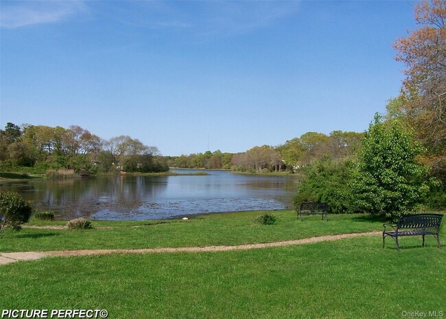 Building Photo - 89 Artist Lake Dr