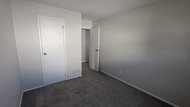 Building Photo - 1750 W 54th St