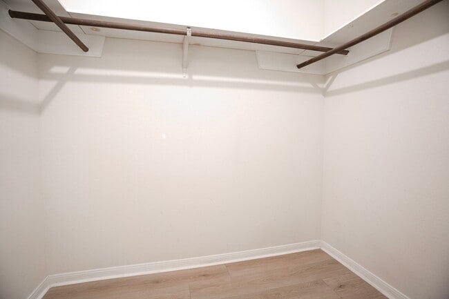 Building Photo - 2135 Whiteback Dr