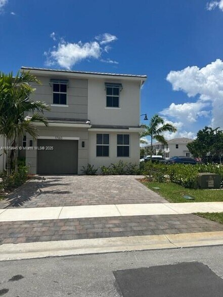 Primary Photo - 17160 SW 1st St